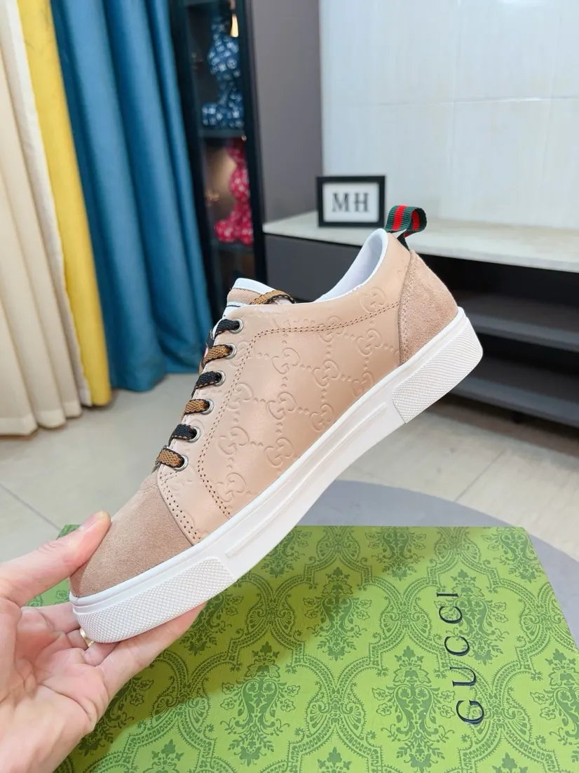 Men's shoes 💰420🌸🌸[GUCCI] Gucci's new spring and summer slip-on loafers with cartoon characters, Fendi F's low-cut trendy men's shoes, 😈The upper is made of Italian 🇮🇹 imported sheep suede with Lafayette embroidered leather, full pigskin lining, original rubber non-slip outsole! The style is high-profile and elegant, and the upper is versatile and fashionable. 🇱🇾🇱🇾A large number of ready-made and reposted pictures will be sold! 38-44,